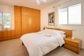 Homey Serenity Kiryat Haim Apartment with Mamad by Sea N Rent
